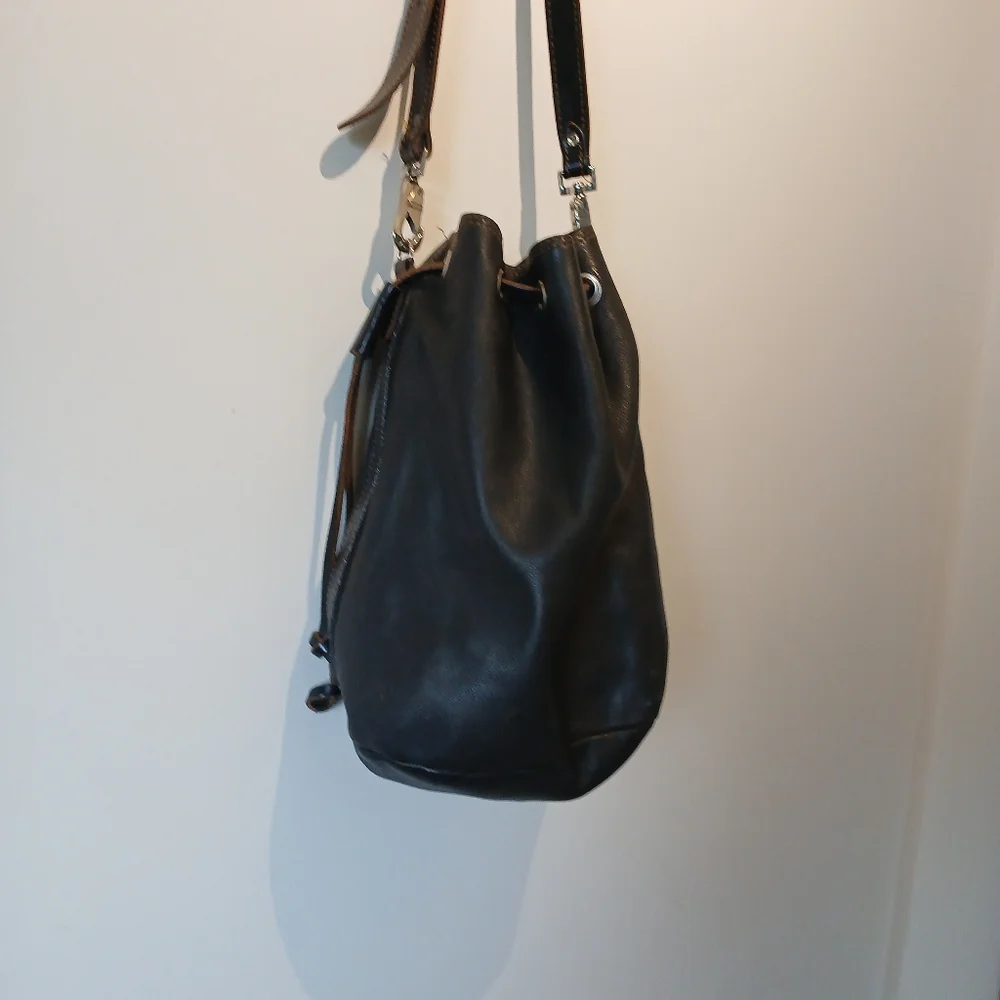 90s Leather Rugby Bucket Bag - Picture 4 of 16